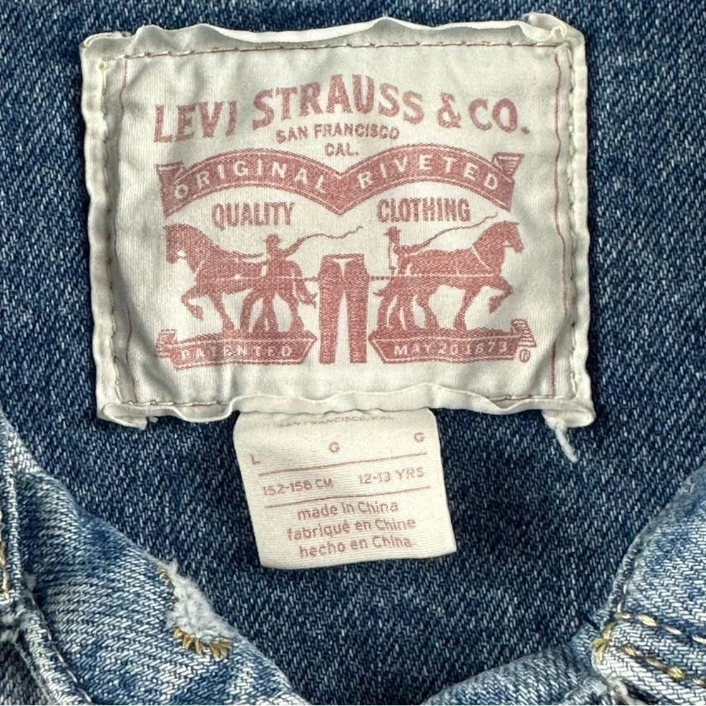 Levi’s Cropped Button Front Denim Jacket Medium Wash Women’s Size Large